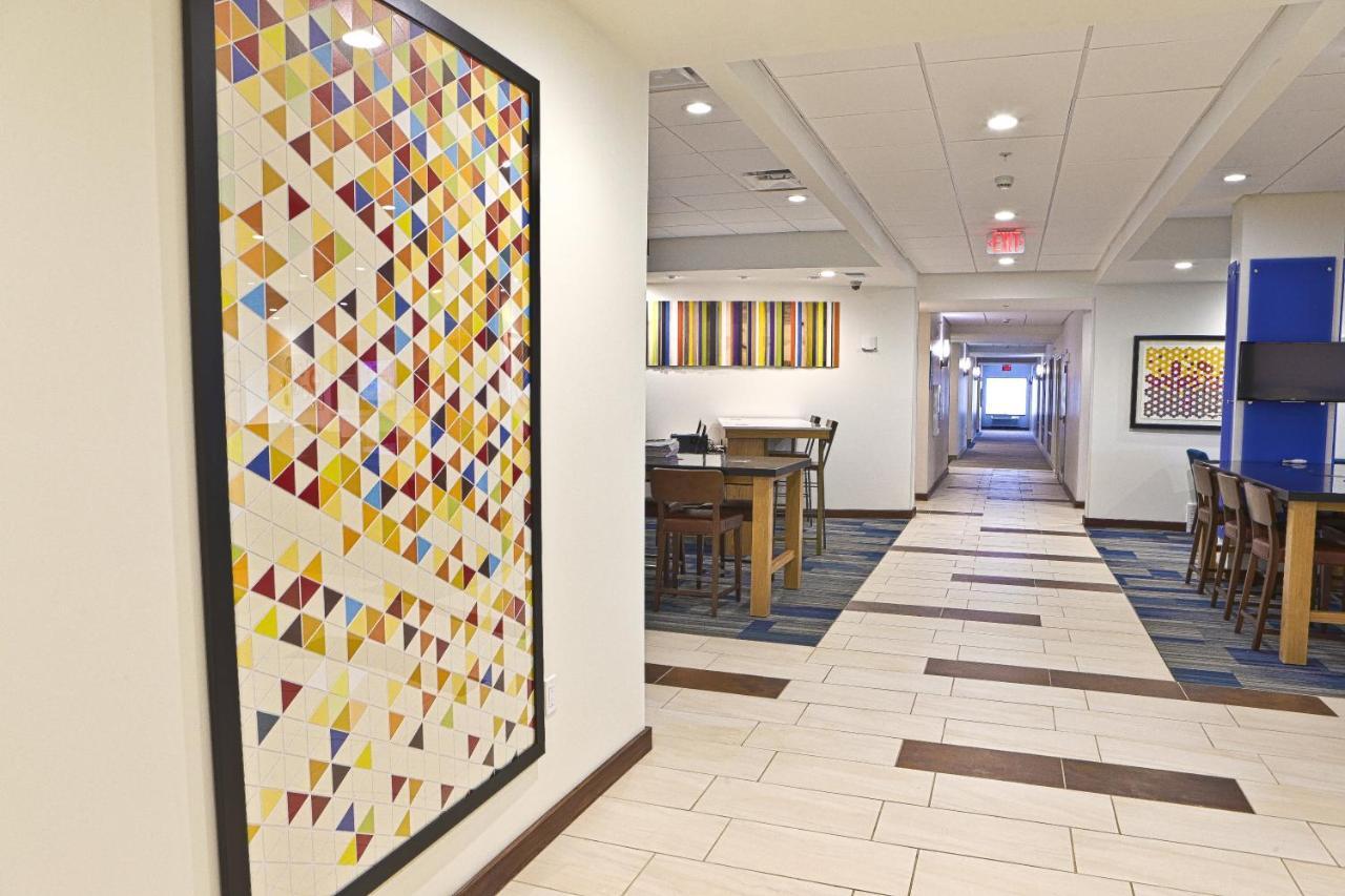 Holiday Inn Express Rochester Hills By Ihg Dış mekan fotoğraf
