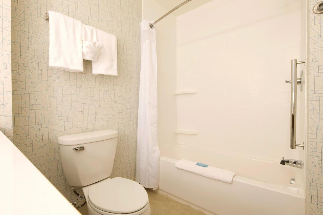 Holiday Inn Express Rochester Hills By Ihg Dış mekan fotoğraf